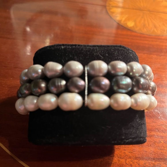 Fresh Water Pearls and Sterling Silver Bracelet - Picture 2 of 3